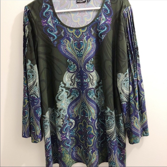 effortless style Tops - Boho chic bell sleeve peacock colored top size L